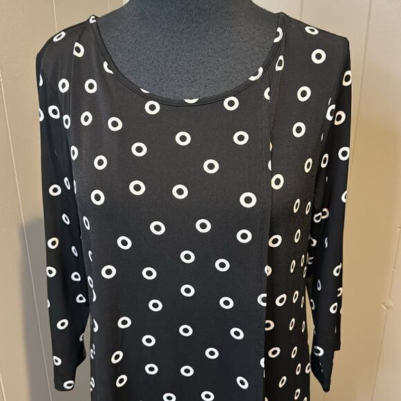 Chico’s black/white grommet dot stretch tunic. High-low hem. Size 0 (small/4). - Picture 5 of 8